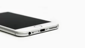 Miała być europejska suwerenność, a może być... Siri 2.0. Apple idzie na zakupy