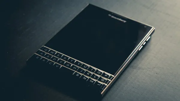 Apple staje się jak BlackBerry. Jak dłużej będzie się tak zachowywać, to podzieli los BlackBerry