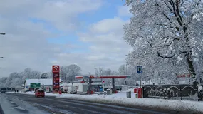 Ciągle narzekamy na ceny benzyny, a przecież jest ona dla nas już naprawdę tania